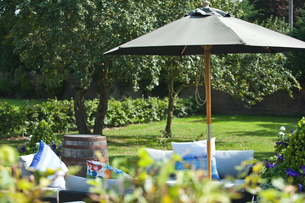 Bed and Breakfast The Bell, Alderminster Стратфорд-апон-Эйвон Экстерьер фото